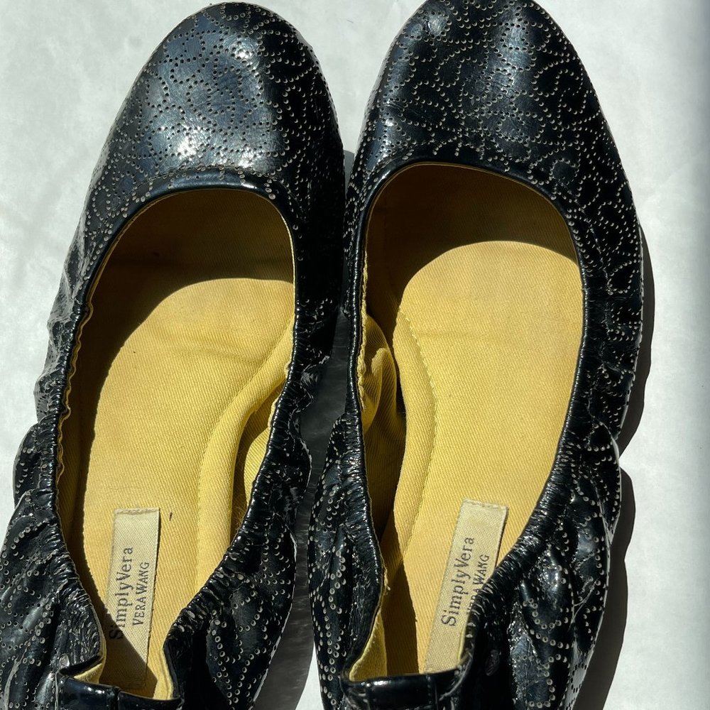 Vera Wang ballerina flat